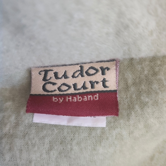 Ladies Med 1990's Tudor Court Winter Scene Zip-Up Sweater - Picture 8 of 9